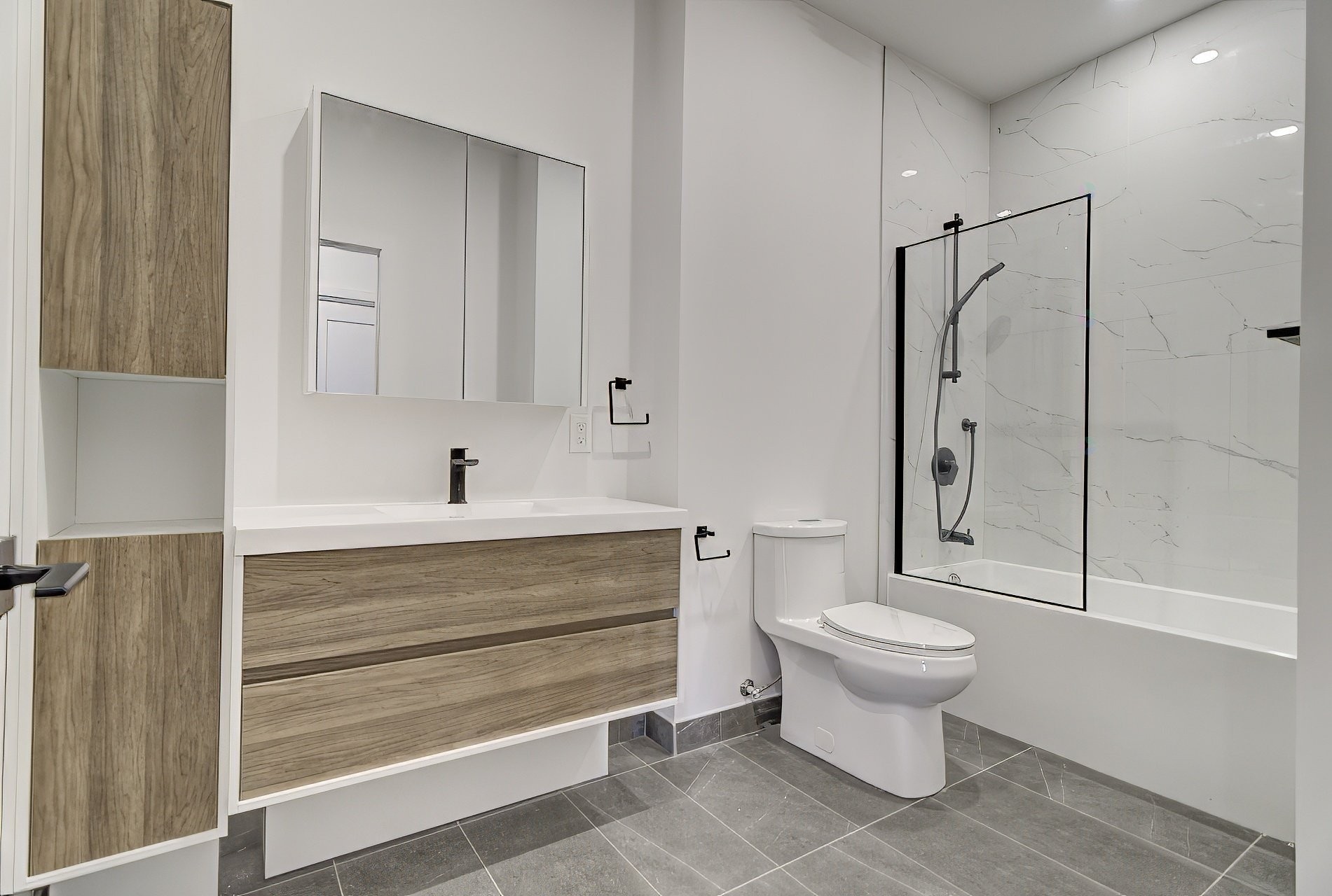 Salle de bains - 405-2020 Rue Lucien-Thimens, Montréal (Saint-Laurent), QC - Indoor Photo Showing Bathroom