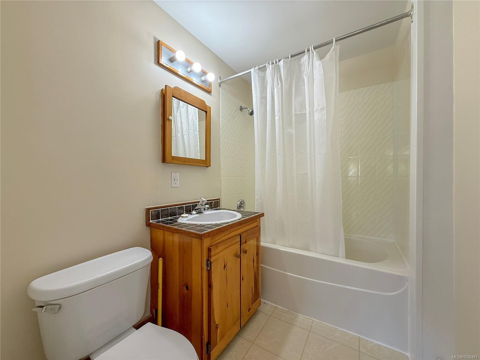 2714 Vallejo Rd, Campbell River, BC