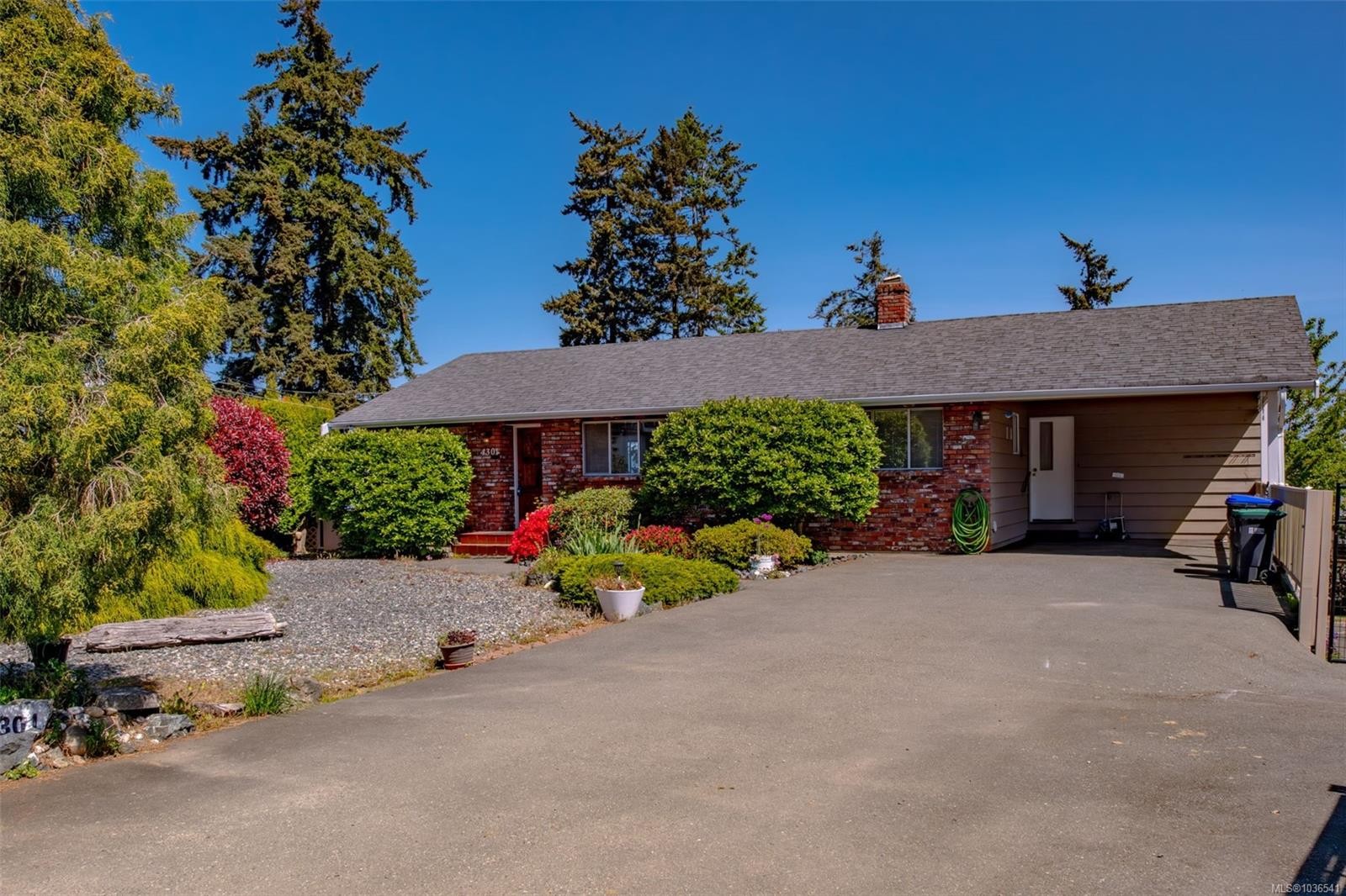 4301 Eva Rd, Bowser, BC