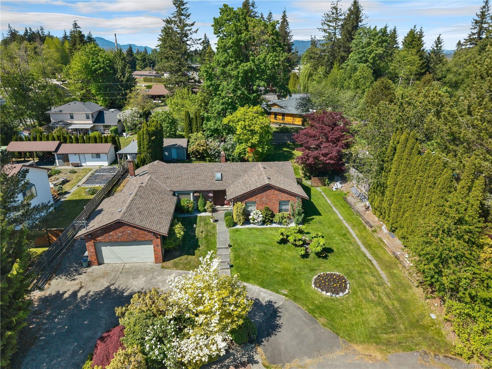 1930 Gillian Pl, Campbell River, BC