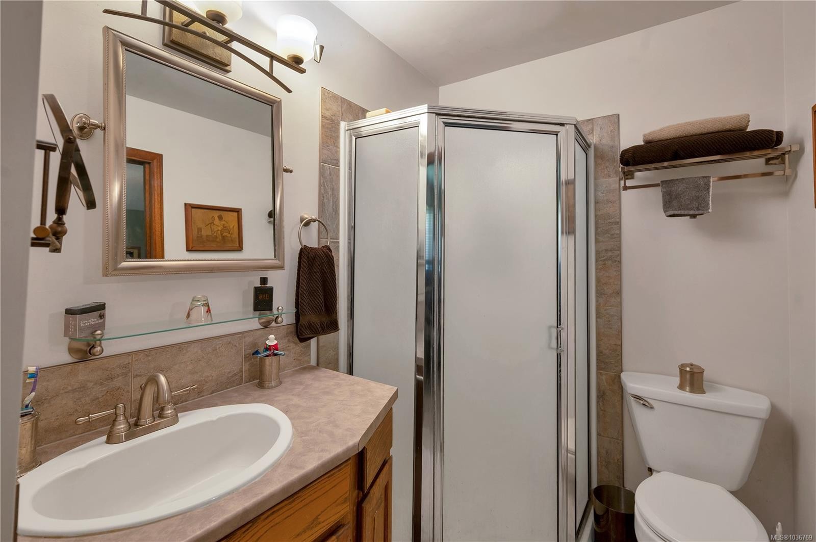 1930 Gillian Pl, Campbell River, BC