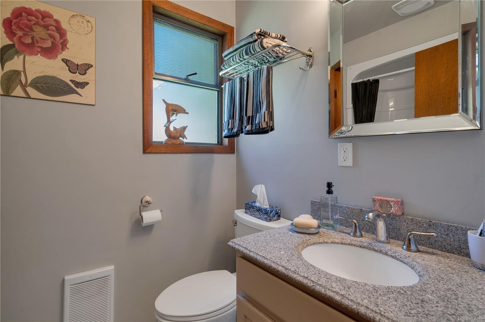 1930 Gillian Pl, Campbell River, BC