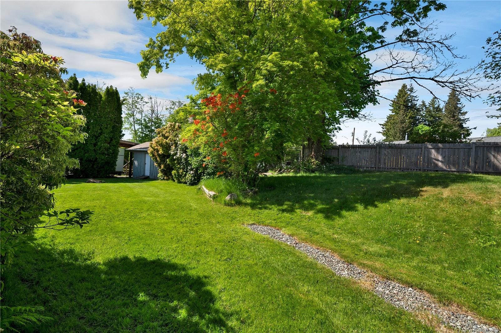 1930 Gillian Pl, Campbell River, BC