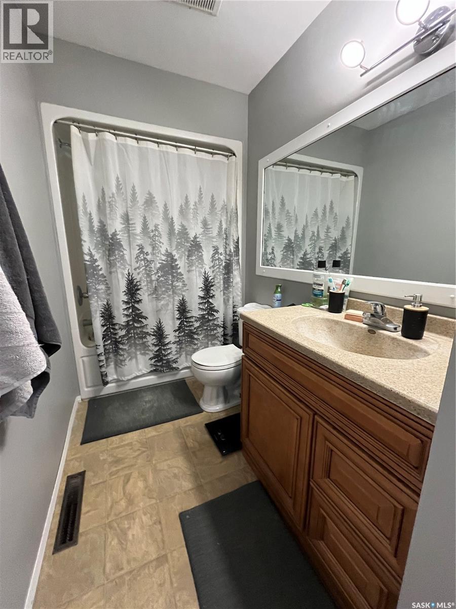 1001 Carlton Drive, Esterhazy, SK - Indoor Photo Showing Bathroom