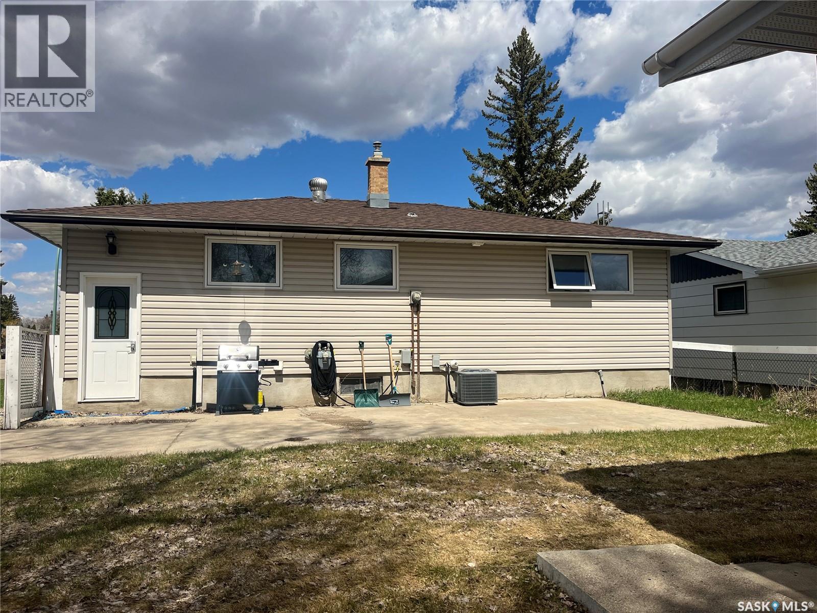 1001 Carlton Drive, Esterhazy, SK - Outdoor