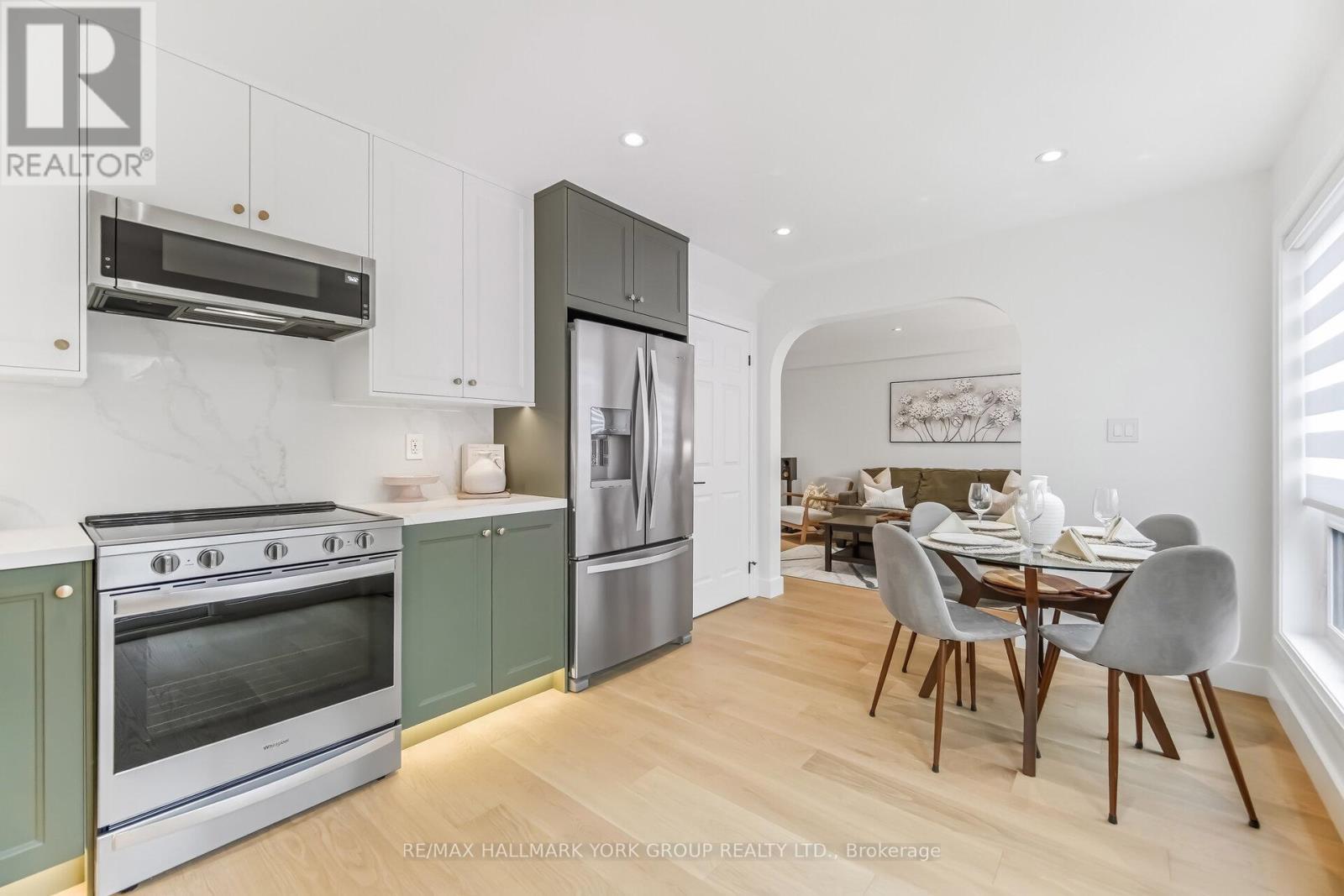 882 Mcduffe Crescent, Milton, ON - Indoor Photo Showing Kitchen