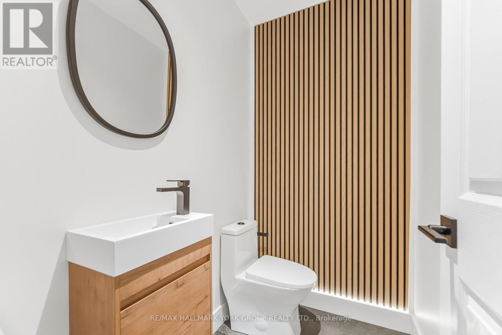 882 Mcduffe Crescent, Milton, ON - Indoor Photo Showing Bathroom