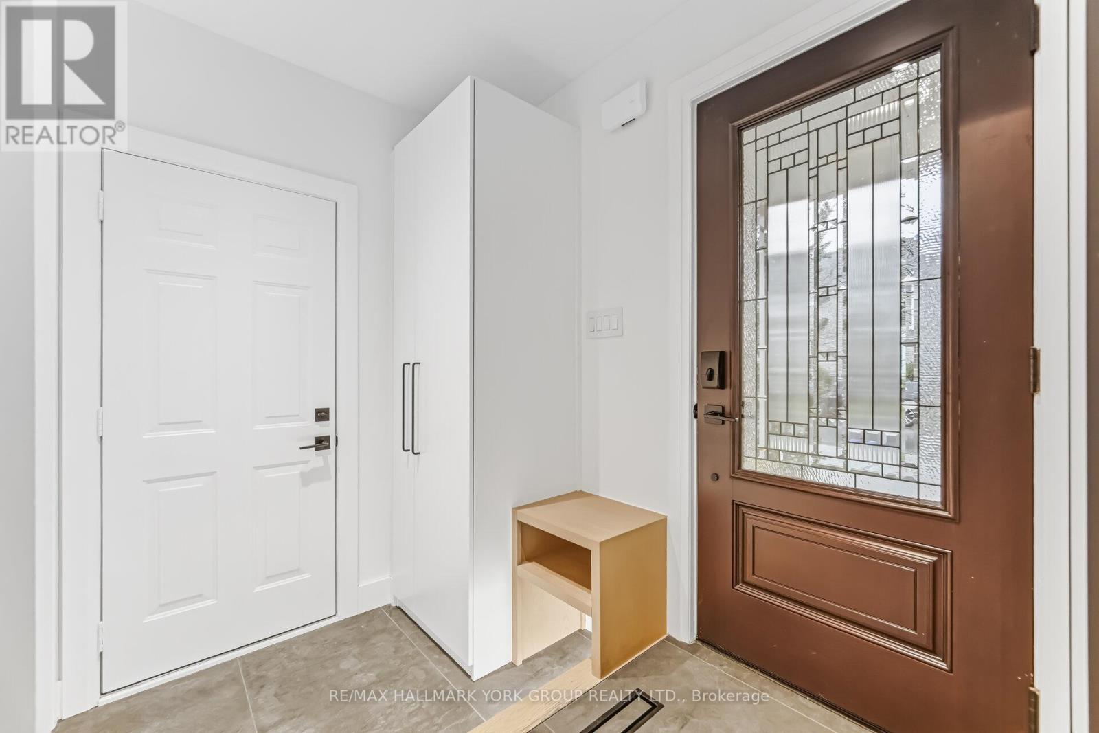 882 Mcduffe Crescent, Milton, ON - Indoor Photo Showing Other Room