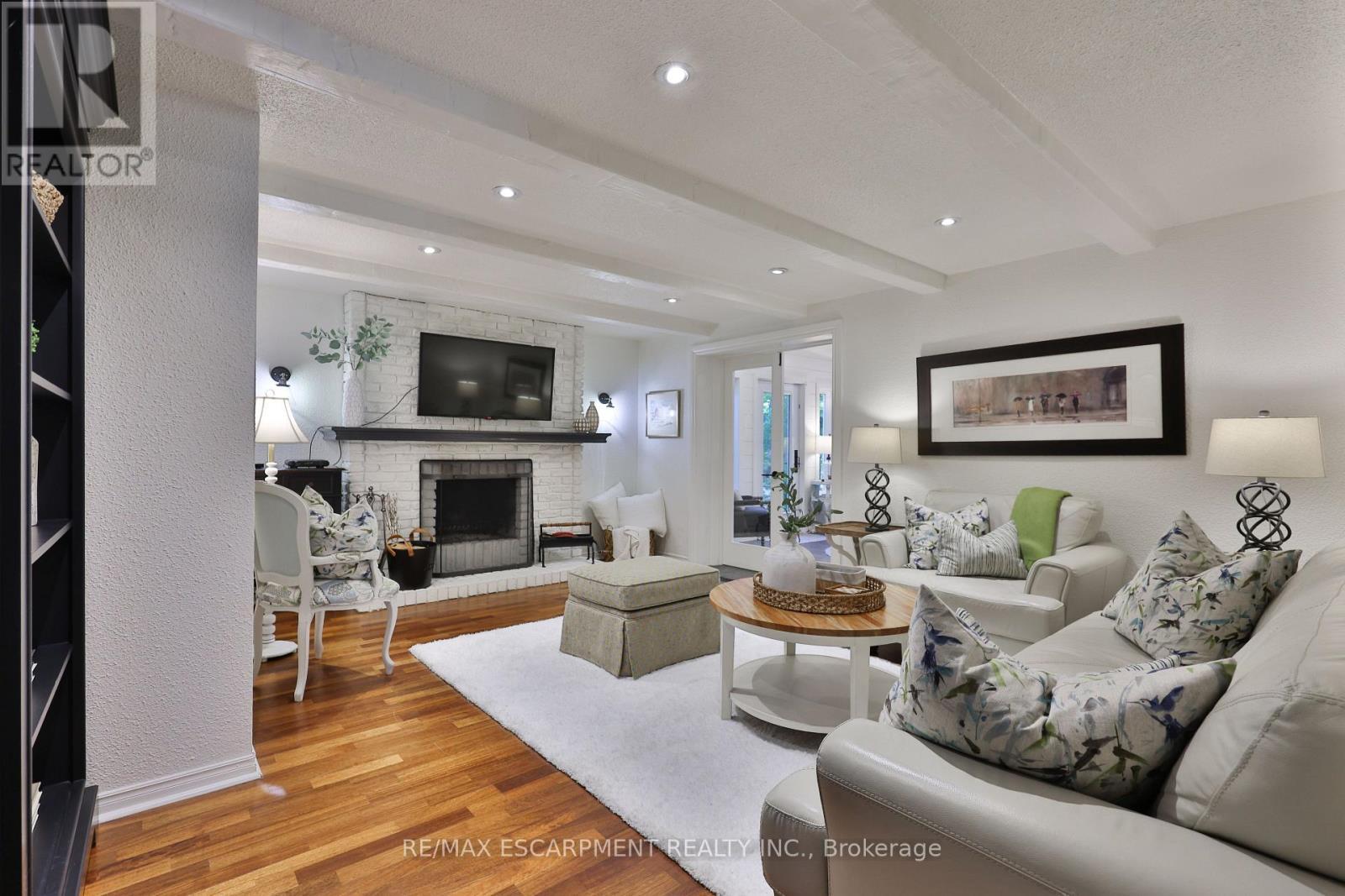 3555 Kingbird Court, Mississauga, ON - Indoor Photo Showing Living Room With Fireplace