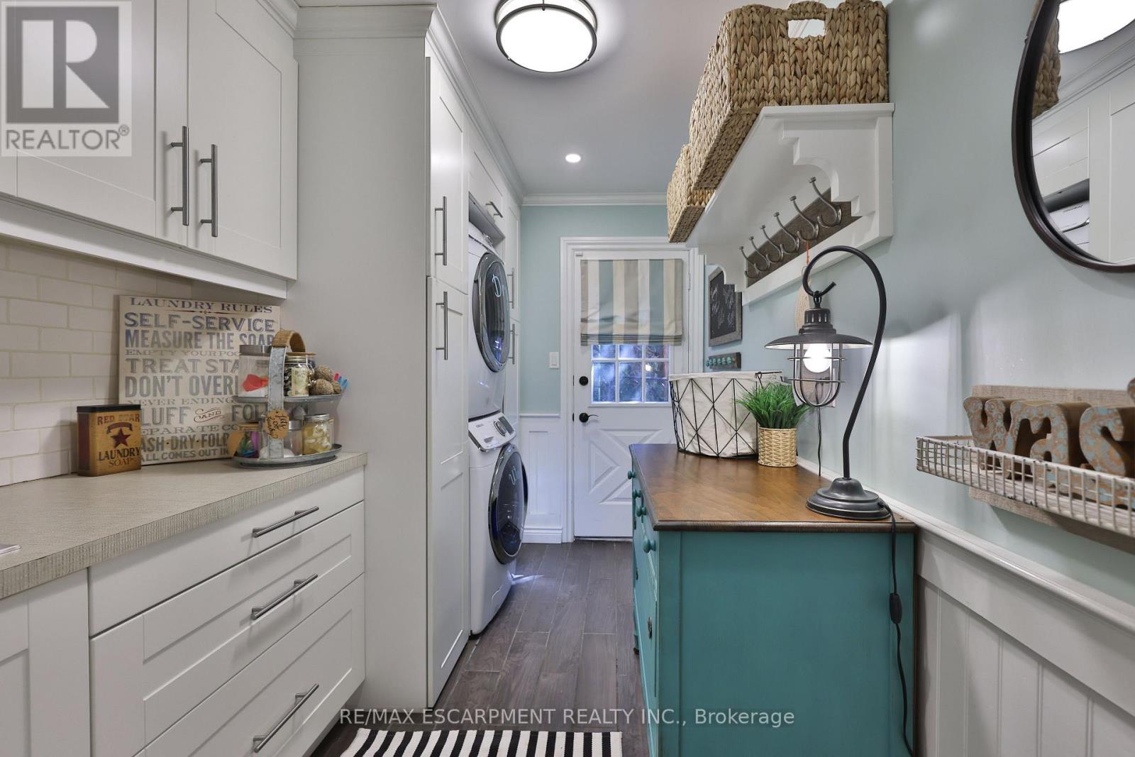 3555 Kingbird Court, Mississauga, ON - Indoor Photo Showing Laundry Room