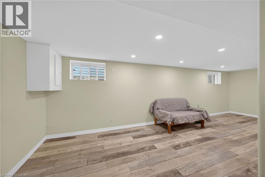 190 Campbell Avenue, Hamilton, ON - Indoor Photo Showing Other Room