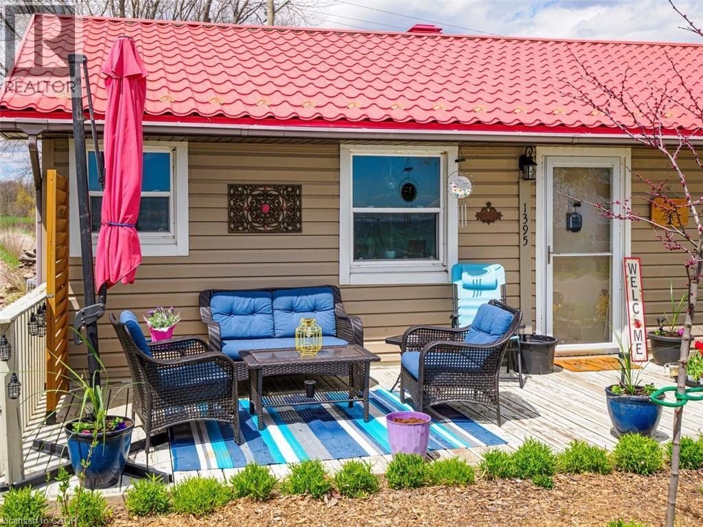 Facing Lake - 1395 Lakeshore Road, Haldimand County, ON - Outdoor