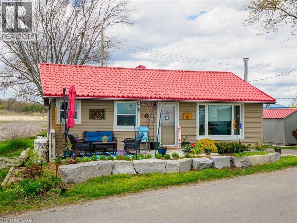 propane tank for Generator on left side plus hookup for propane BBQ at back deck. - 1395 Lakeshore Road, Haldimand County, ON - Outdoor