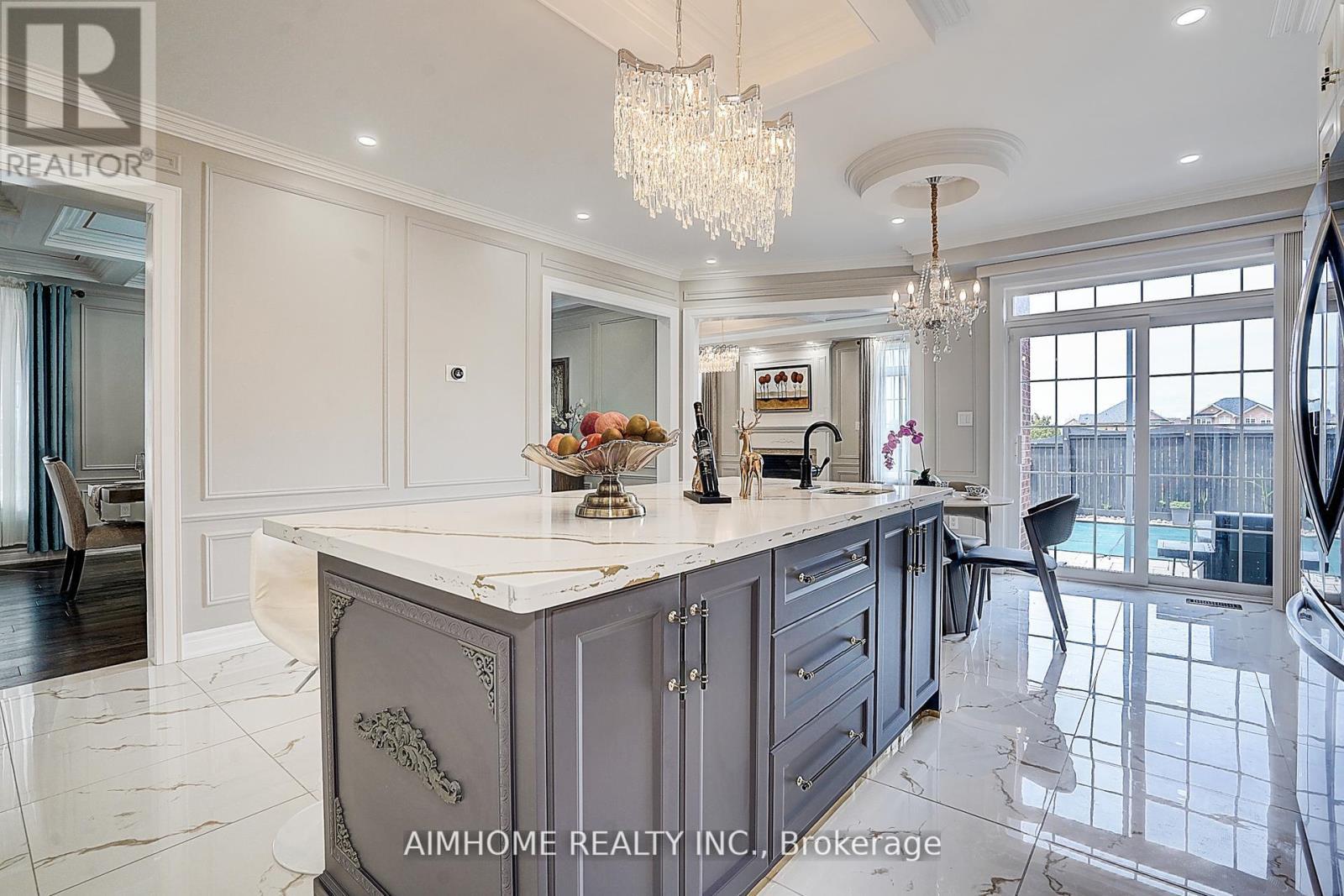 901 Eagle Ridge Drive, Oshawa, ON - Indoor Photo Showing Kitchen