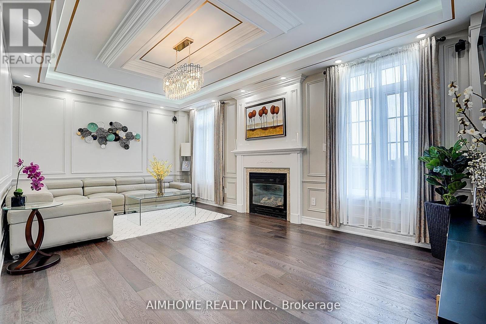 901 Eagle Ridge Drive, Oshawa, ON - Indoor Photo Showing Living Room With Fireplace