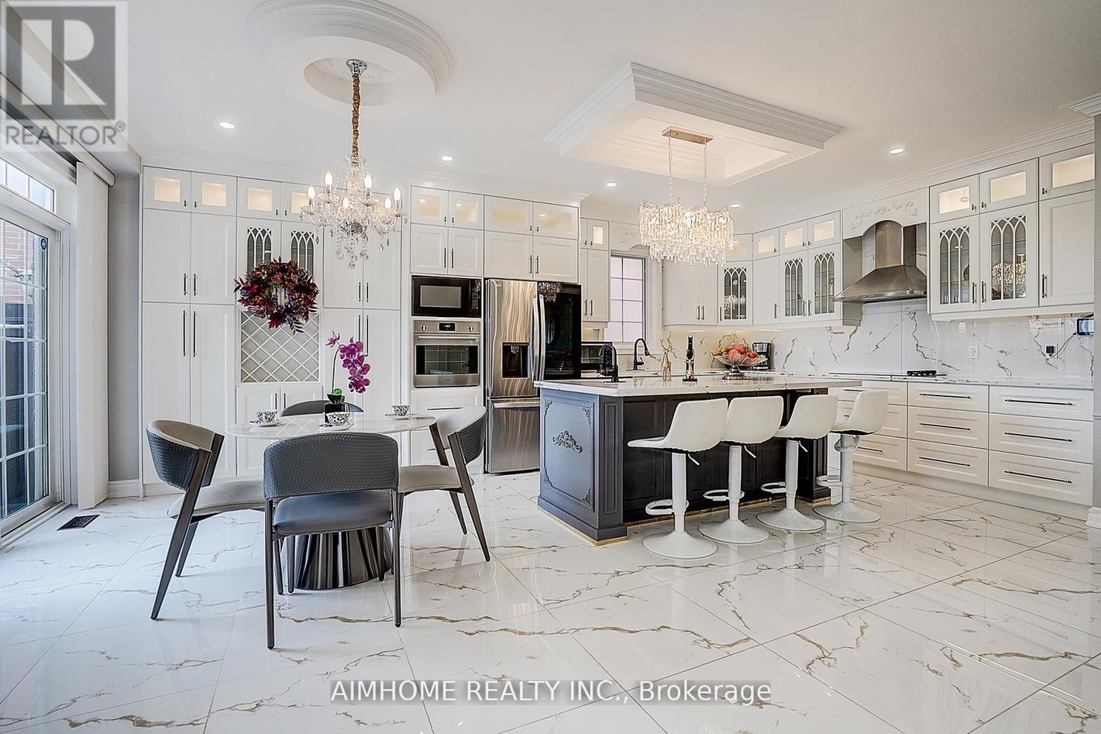 901 Eagle Ridge Drive, Oshawa, ON - Indoor