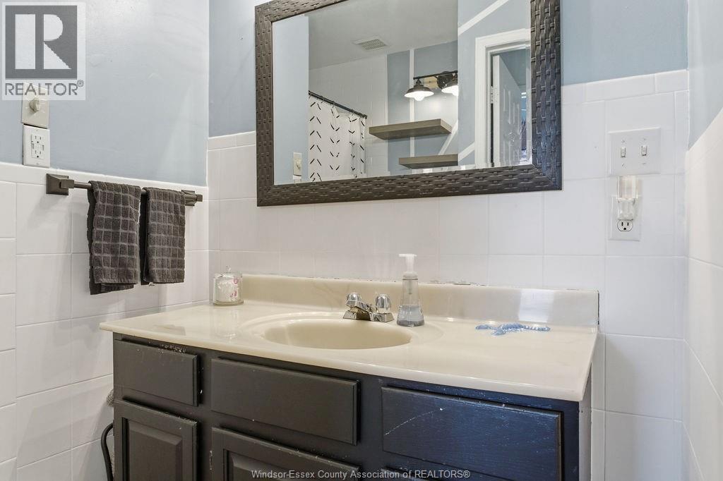 876 Westminster Boulevard, Windsor, ON - Indoor Photo Showing Bathroom