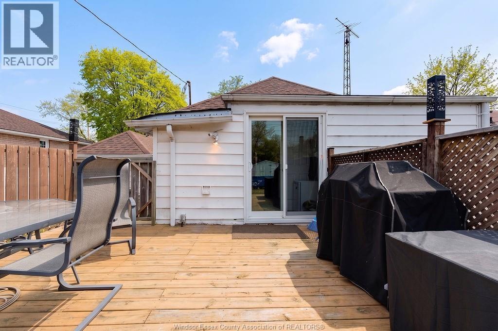 876 Westminster Boulevard, Windsor, ON - Outdoor With Deck Patio Veranda With Exterior