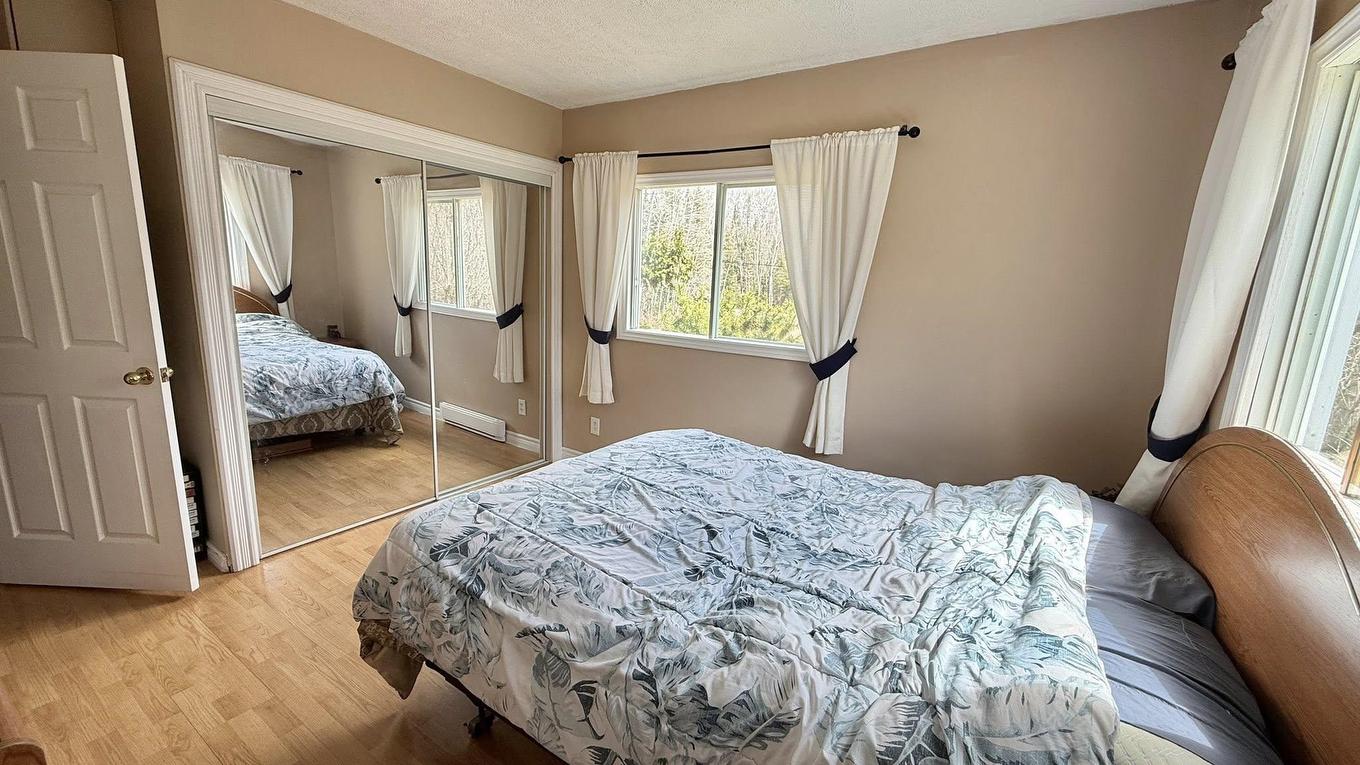 1637 Highway 595, Neebing, ON - Indoor Photo Showing Bedroom