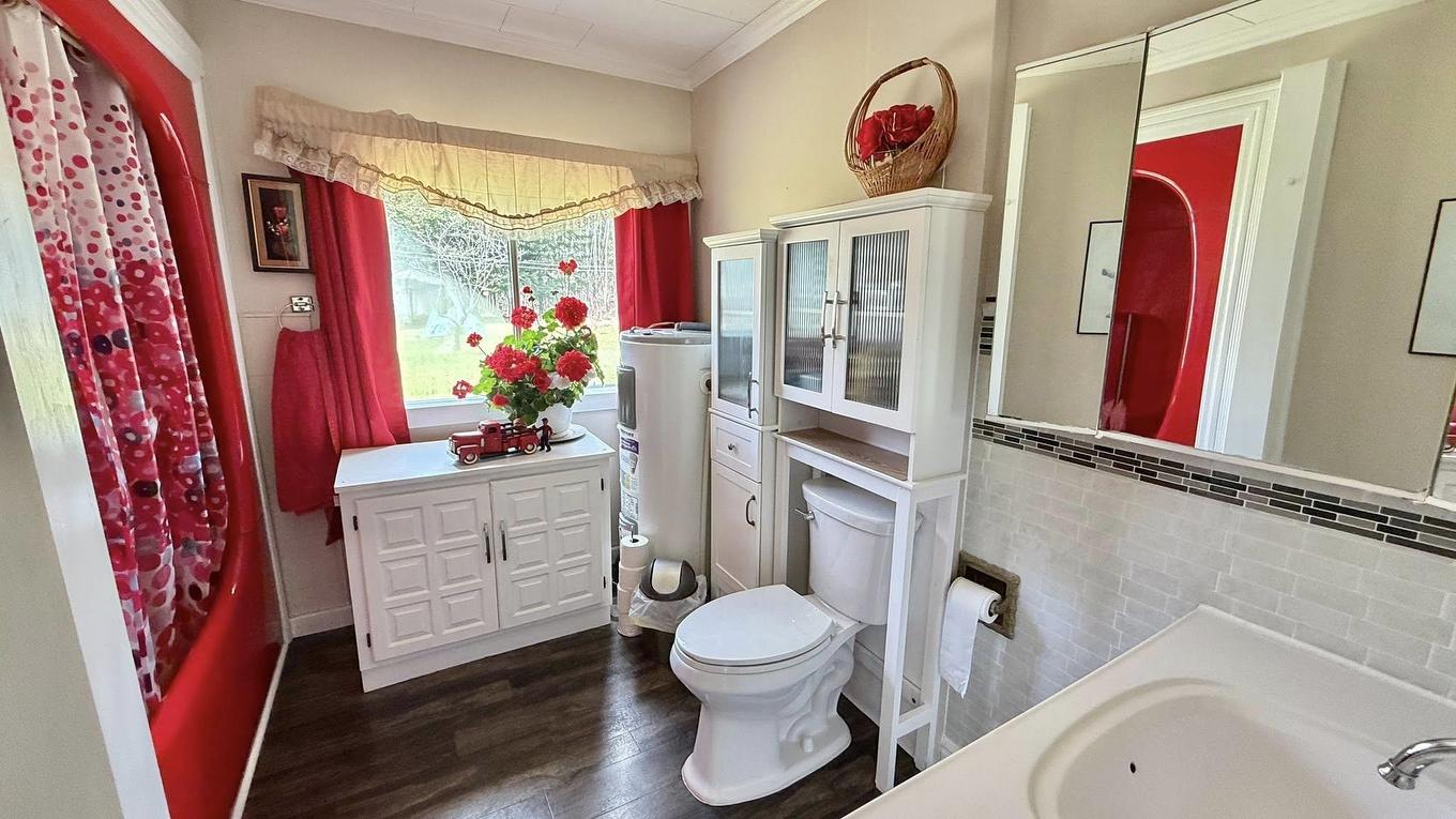 1637 Highway 595, Neebing, ON - Indoor Photo Showing Bathroom