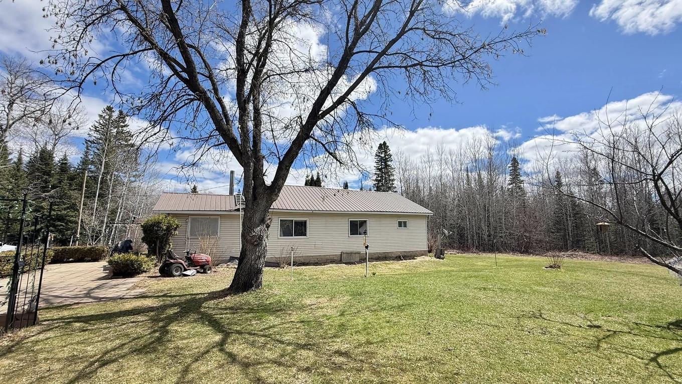 1637 Highway 595, Neebing, ON - Outdoor