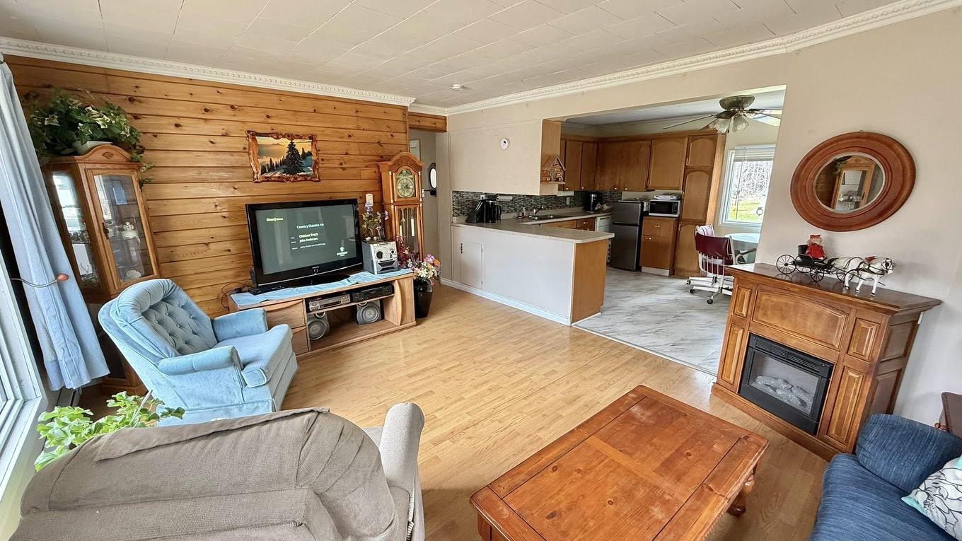 1637 Highway 595, Neebing, ON - Indoor Photo Showing Living Room With Fireplace