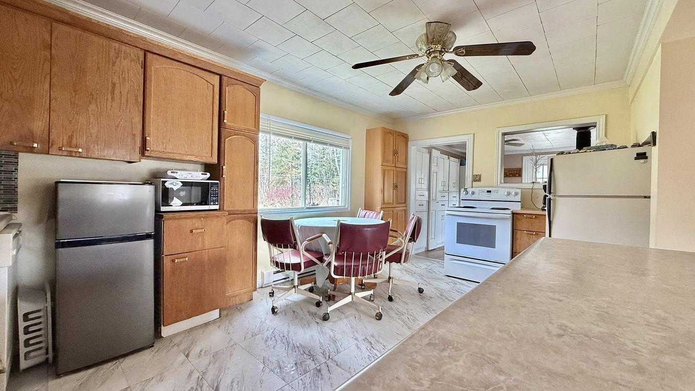 1637 Highway 595, Neebing, ON - Indoor Photo Showing Kitchen