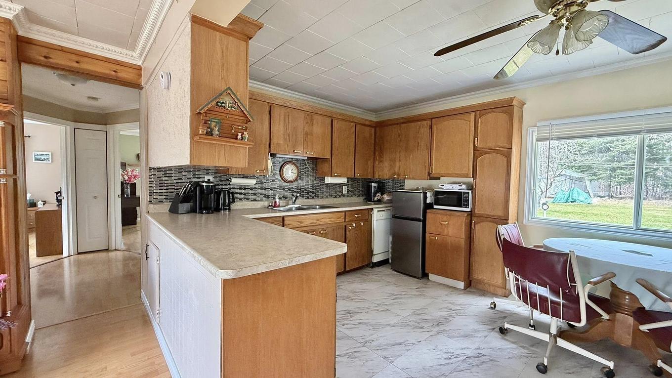 1637 Highway 595, Neebing, ON - Indoor Photo Showing Kitchen With Double Sink