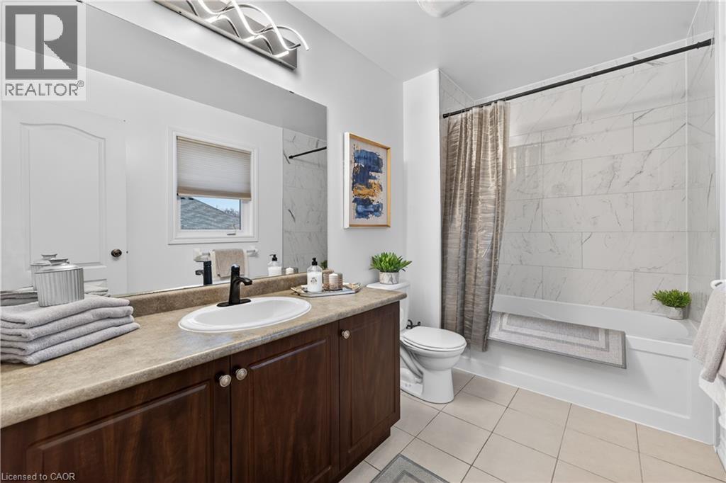 136 Whitwell Way, Binbrook, ON - Indoor Photo Showing Bathroom