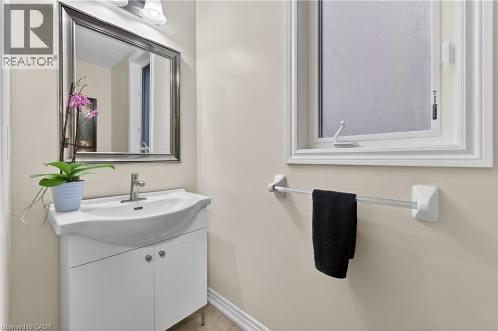136 Whitwell Way, Binbrook, ON - Indoor Photo Showing Bathroom