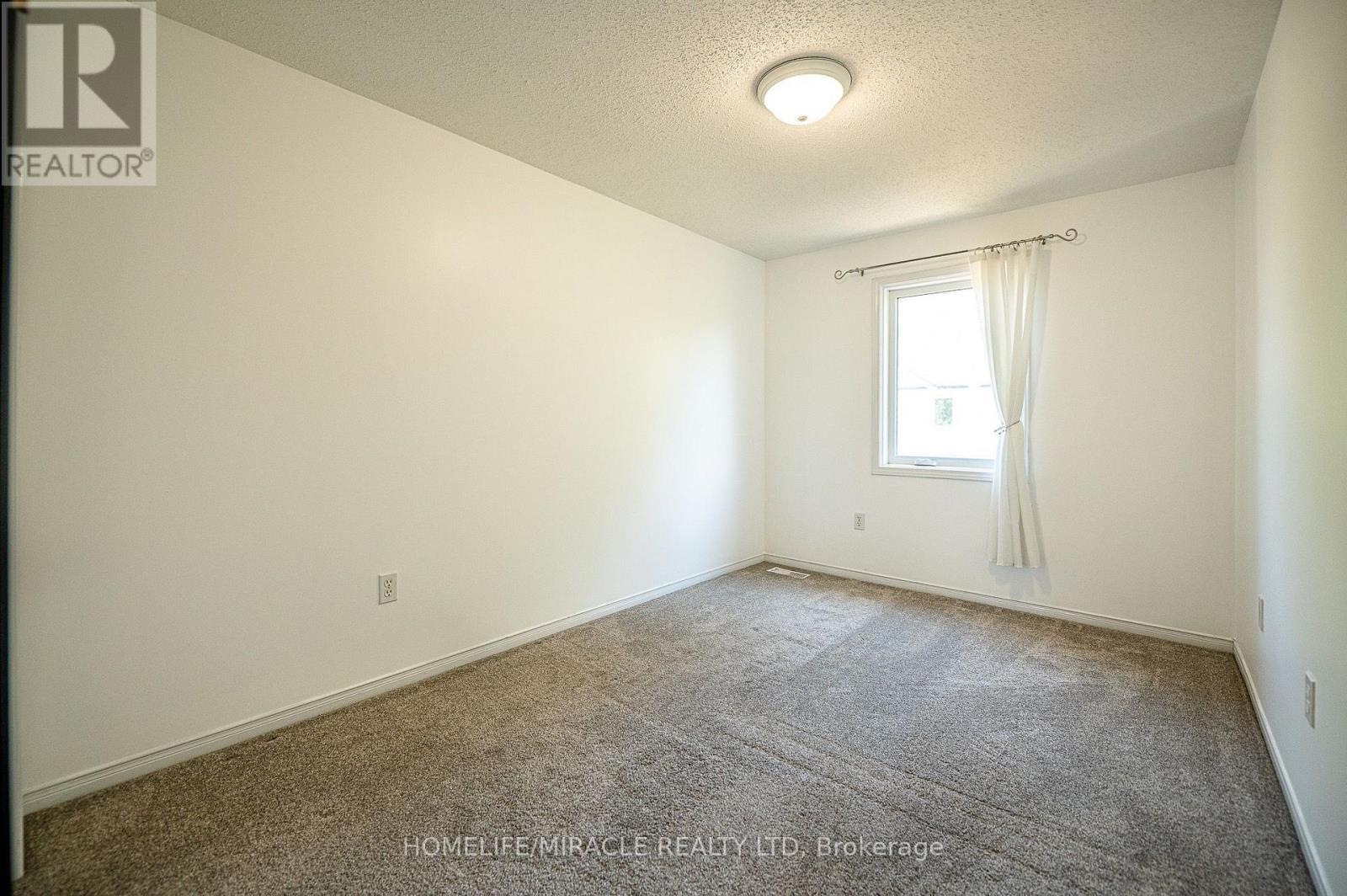 55 - 151 Clairfields Drive E, Guelph, ON