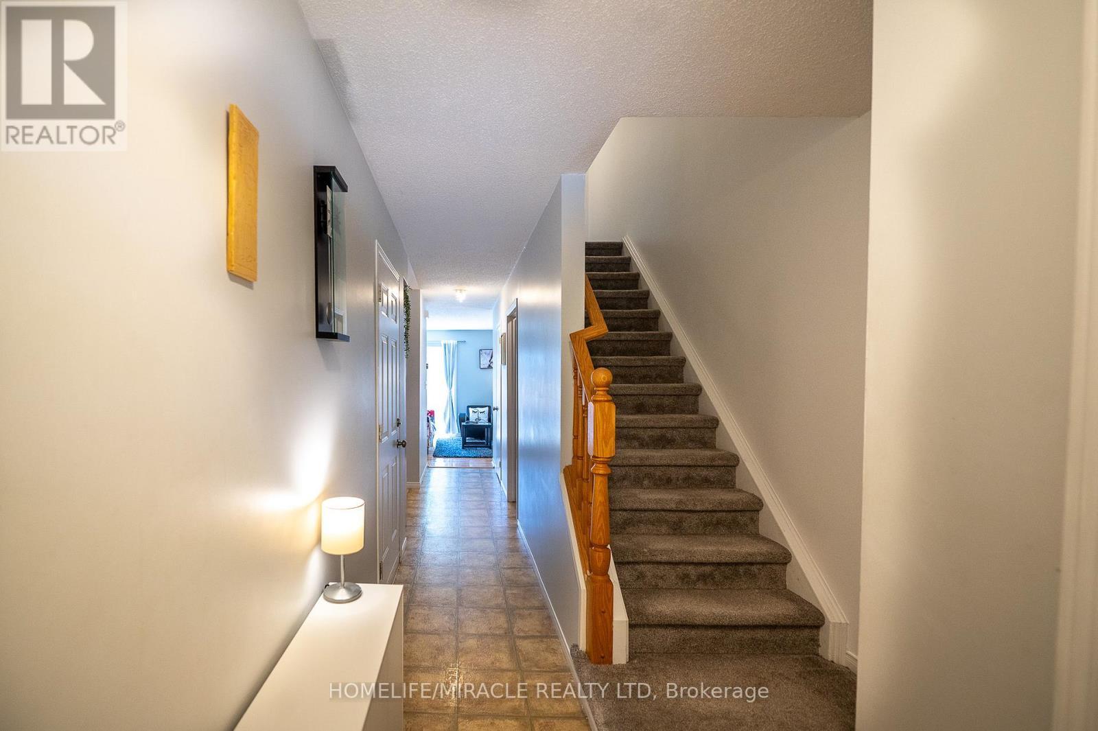 55 - 151 Clairfields Drive E, Guelph, ON