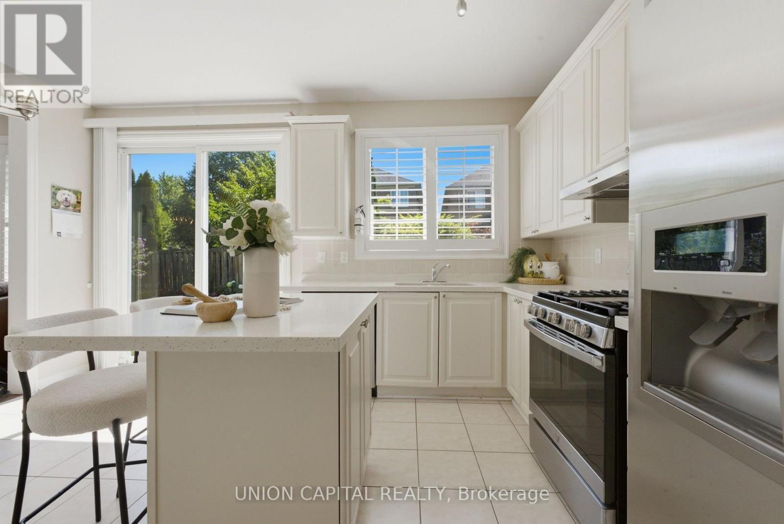 KITCHEN - 33 Eakin Mill Road, Markham, ON - Indoor Photo Showing Kitchen