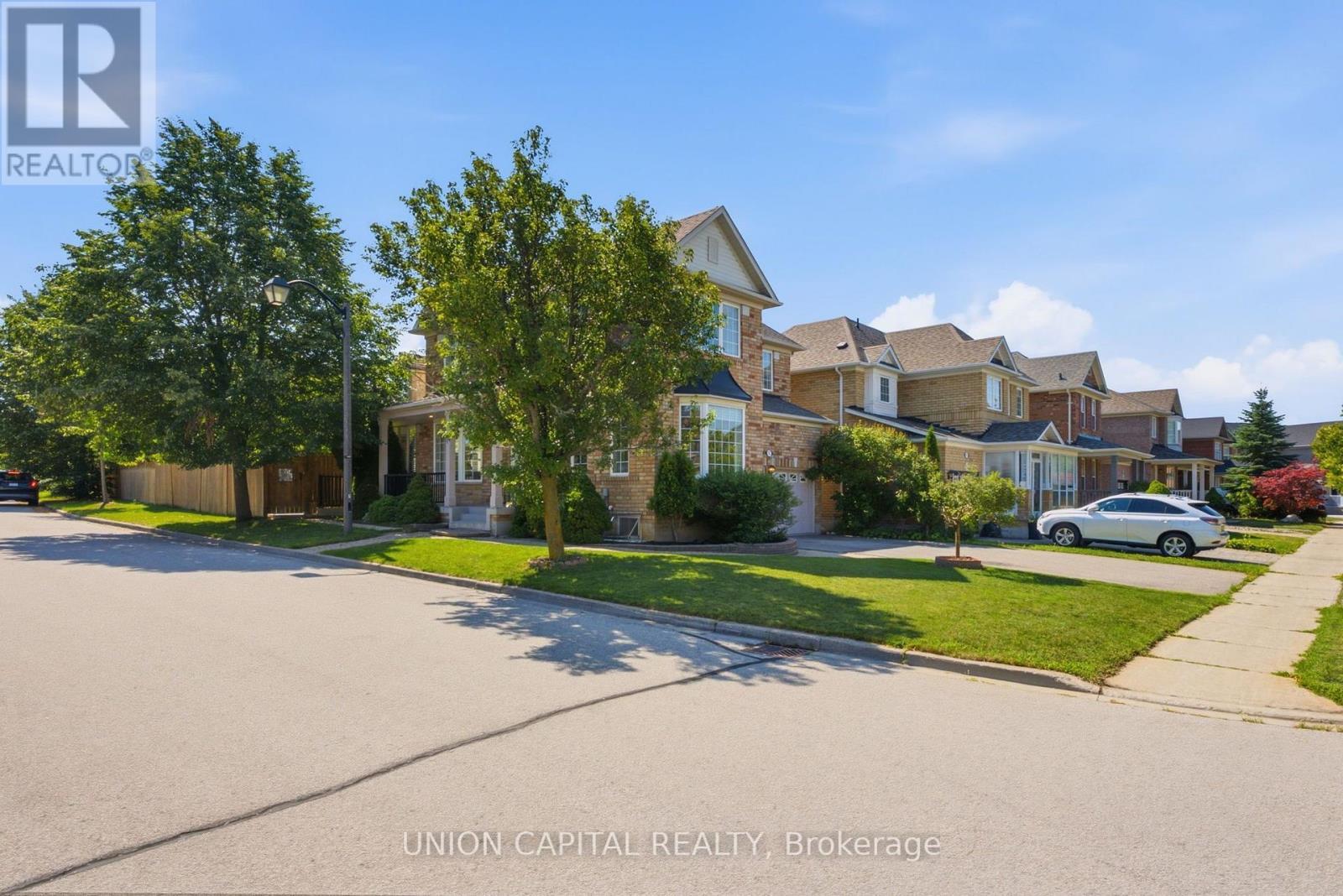 33 Eakin Mill Road, Markham, ON - Outdoor