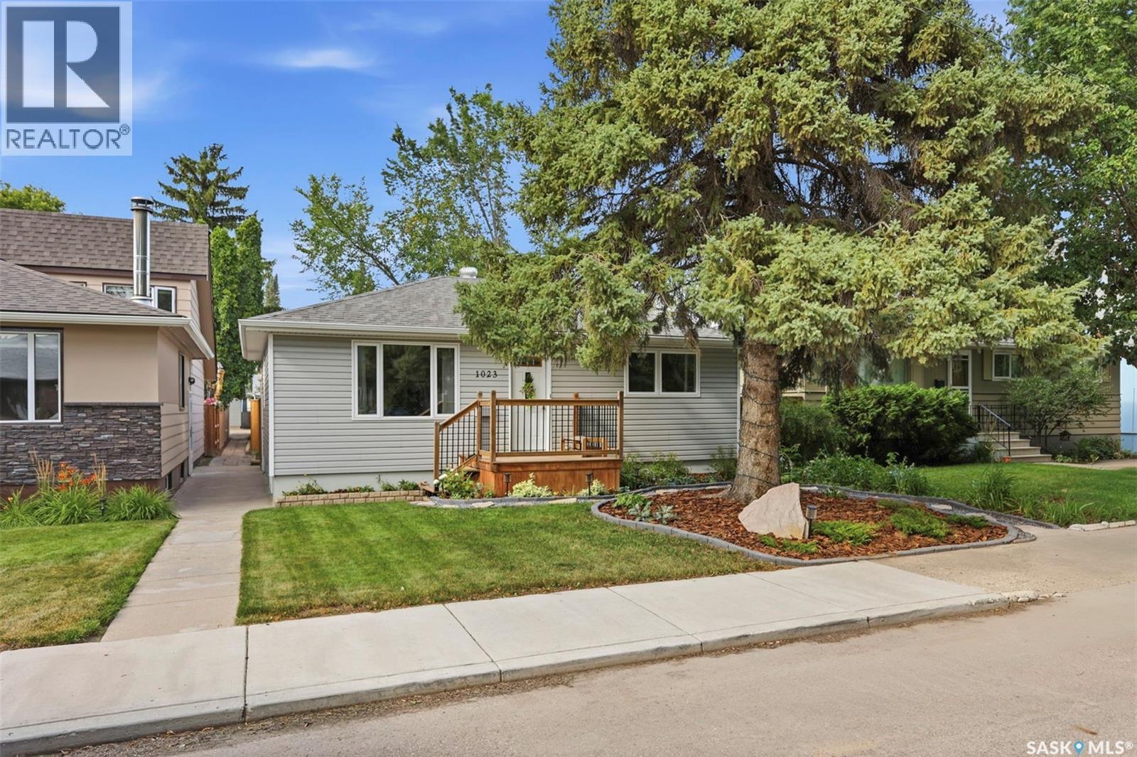 1023 2Nd Street E, Saskatoon, SK - Outdoor