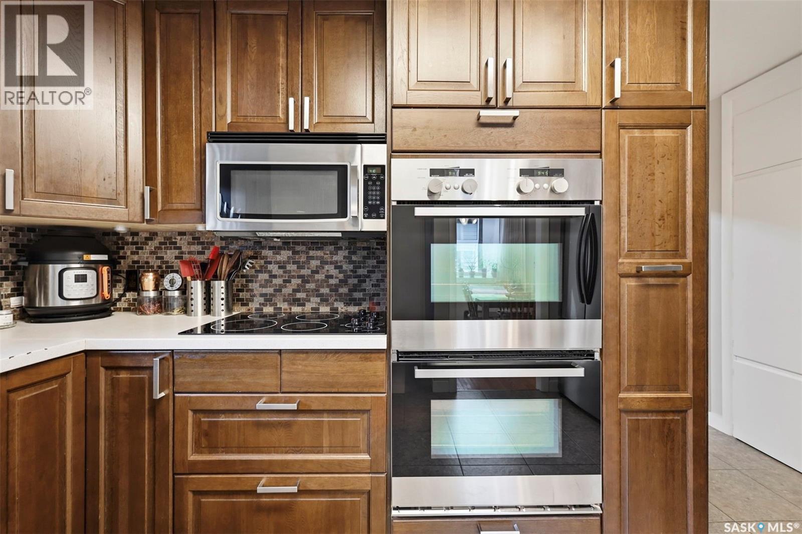 1023 2Nd Street E, Saskatoon, SK - Indoor Photo Showing Kitchen