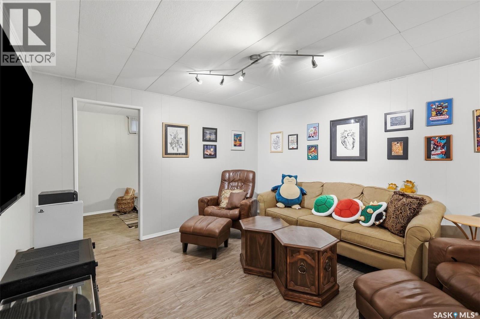 1023 2Nd Street E, Saskatoon, SK - Indoor