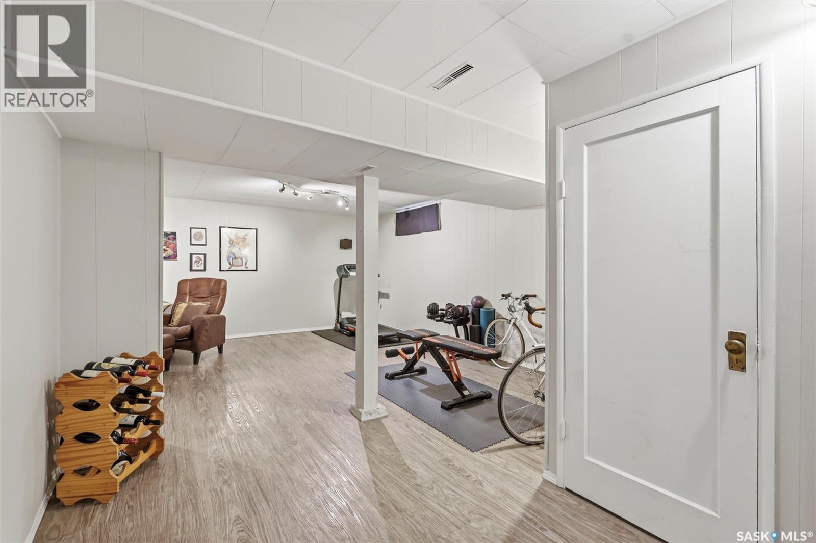 1023 2Nd Street E, Saskatoon, SK - Indoor Photo Showing Gym Room