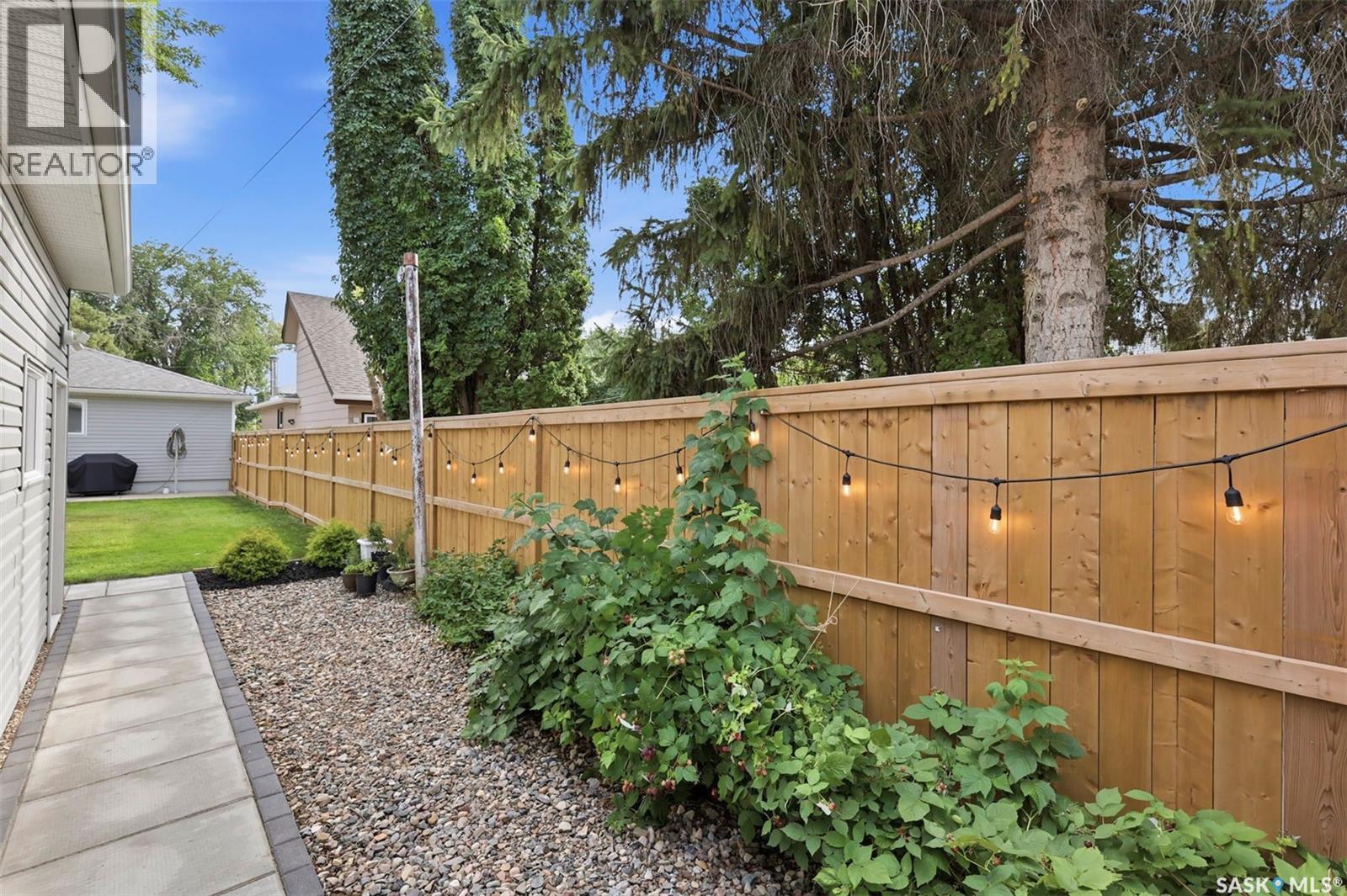 1023 2Nd Street E, Saskatoon, SK - Outdoor