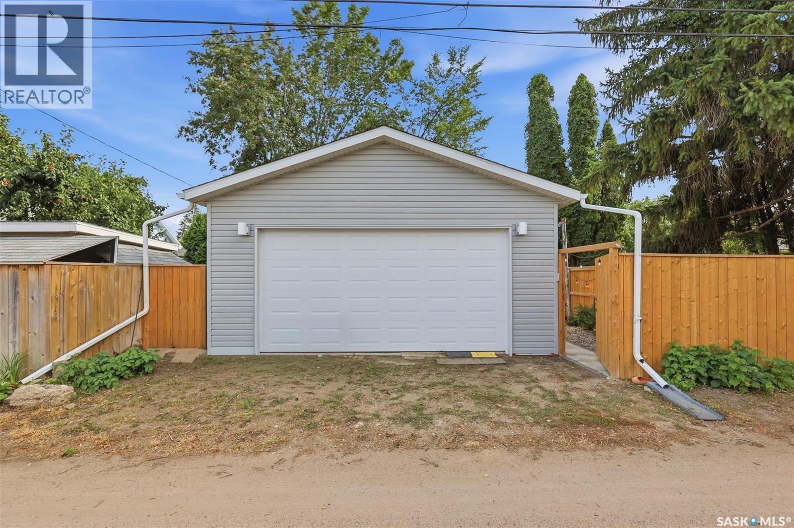 1023 2Nd Street E, Saskatoon, SK - Outdoor