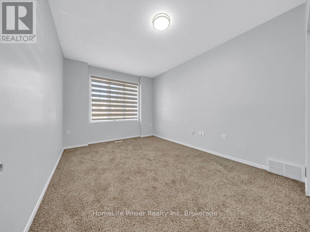 39 Reistview Street, Kitchener, ON - Indoor Photo Showing Other Room