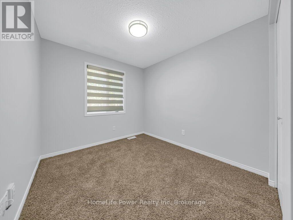 39 Reistview Street, Kitchener, ON - Indoor Photo Showing Other Room