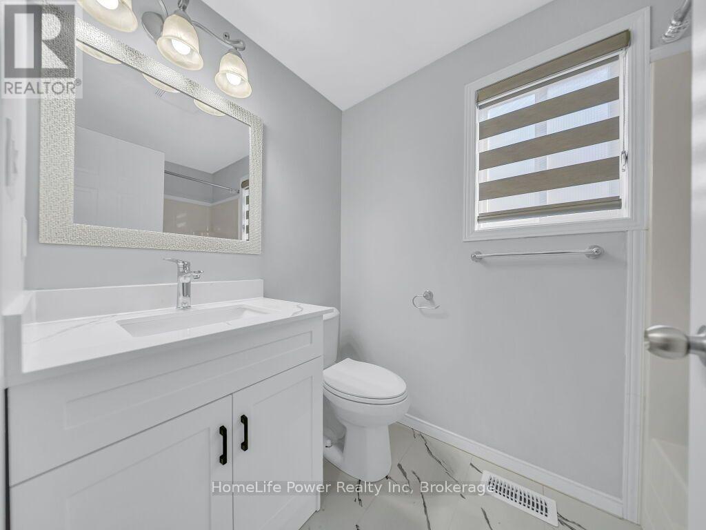 39 Reistview Street, Kitchener, ON - Indoor Photo Showing Bathroom