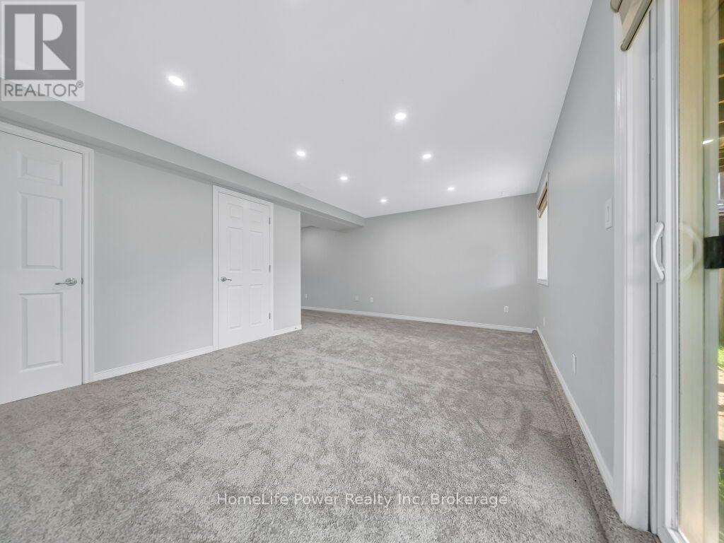 39 Reistview Street, Kitchener, ON - Indoor Photo Showing Other Room