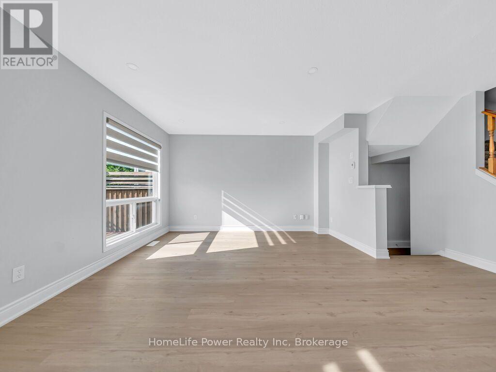 39 Reistview Street, Kitchener, ON - Indoor Photo Showing Other Room
