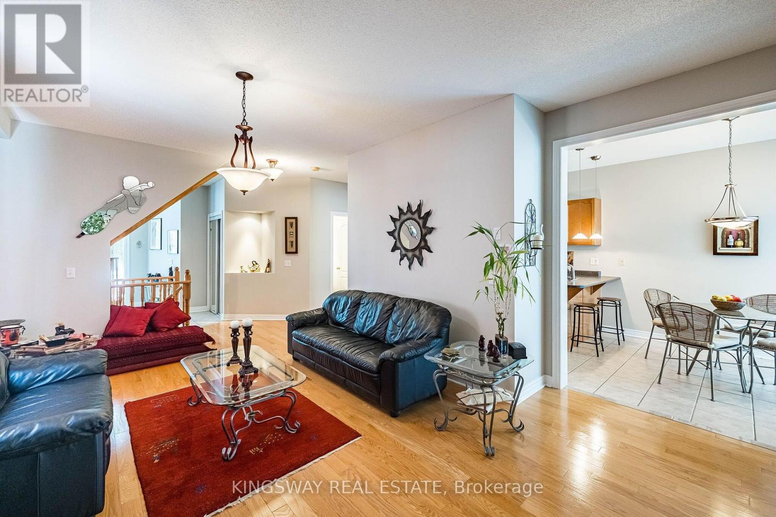 3598 Fountain Park Avenue, Mississauga, ON - Indoor Photo Showing Living Room