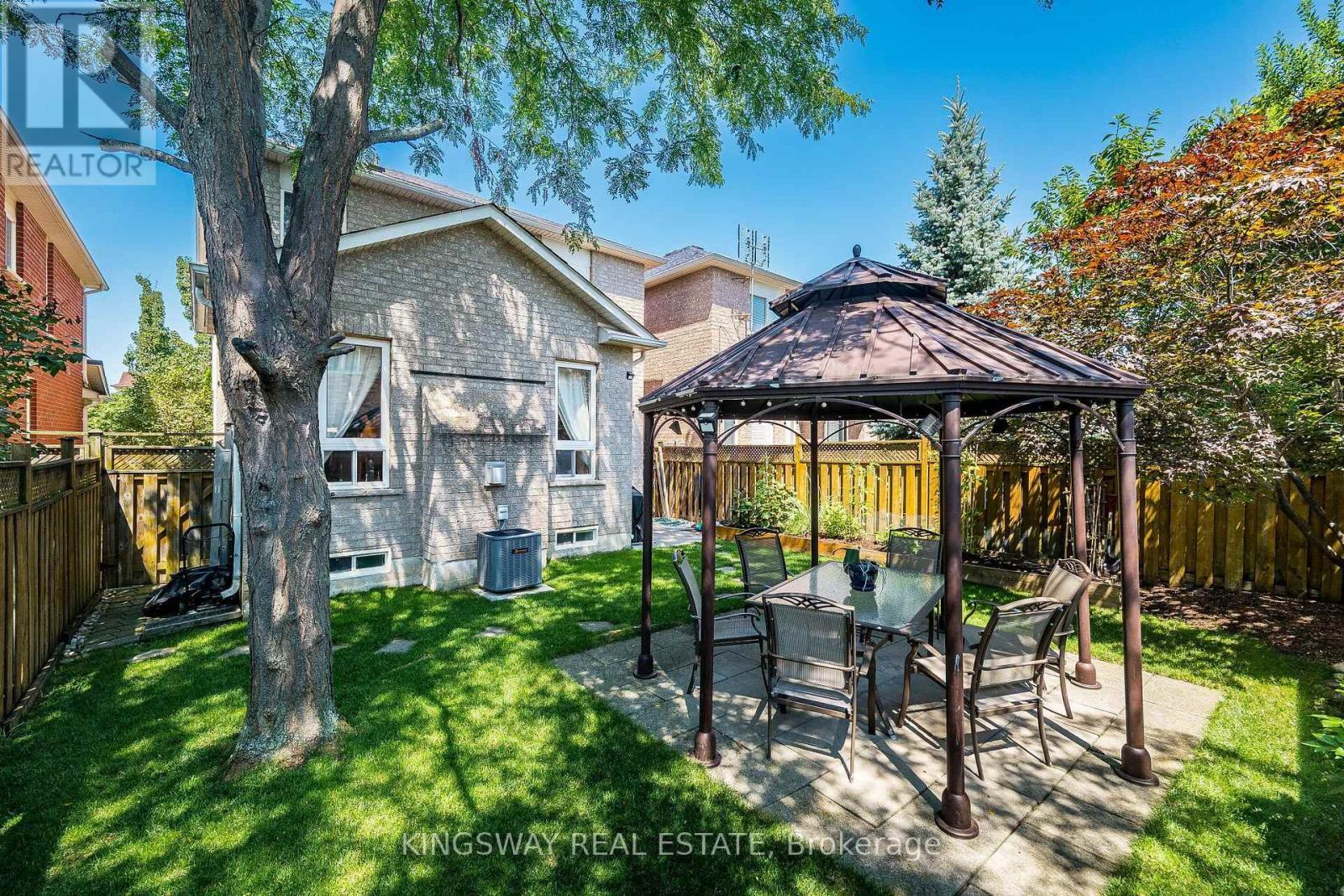 3598 Fountain Park Avenue, Mississauga, ON - Outdoor