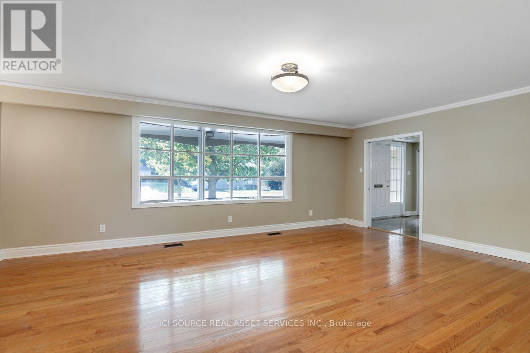 1371 Kilborn Avenue, Ottawa, ON - Indoor Photo Showing Other Room