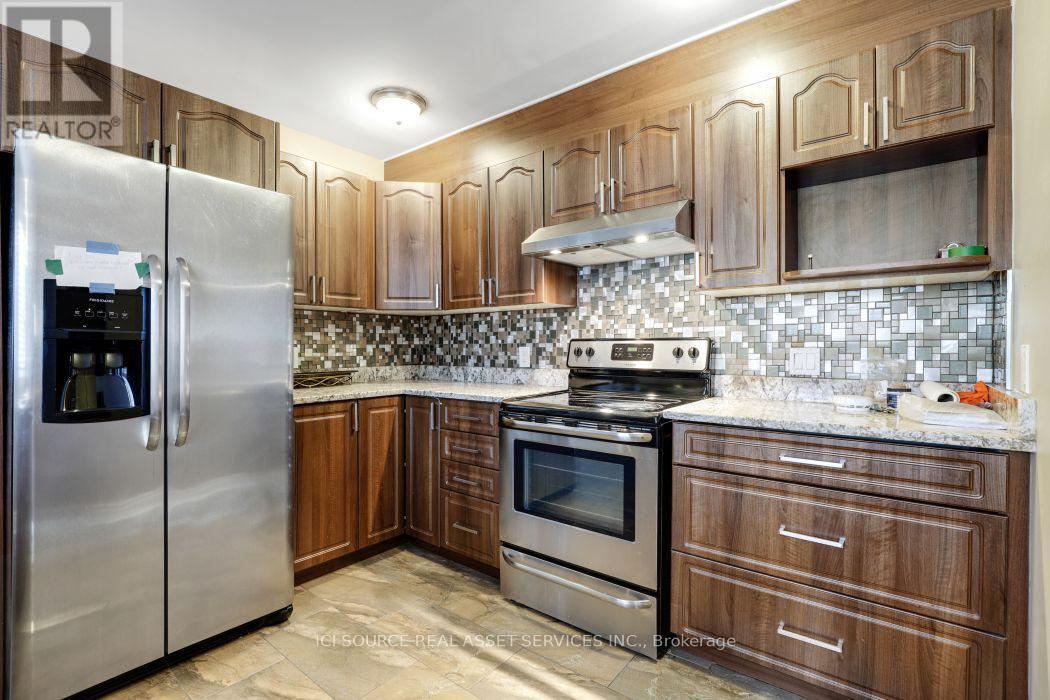 1371 Kilborn Avenue, Ottawa, ON - Indoor Photo Showing Kitchen With Stainless Steel Kitchen