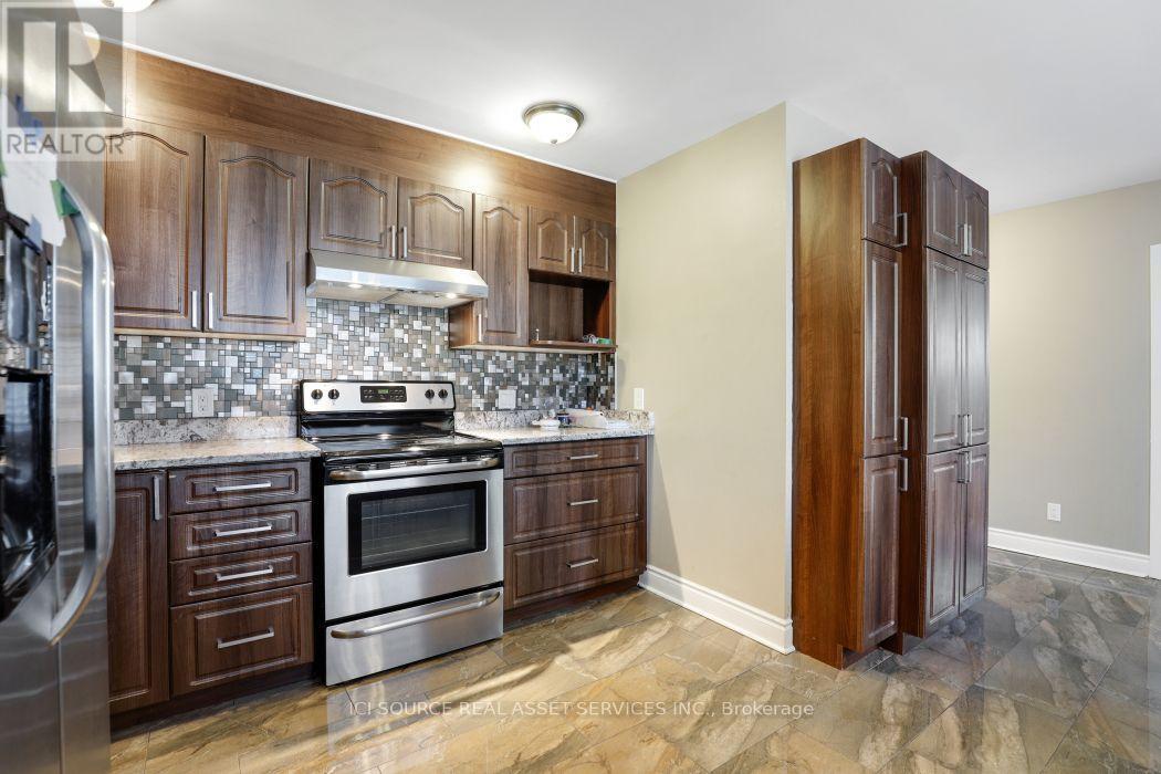1371 Kilborn Avenue, Ottawa, ON - Indoor Photo Showing Kitchen